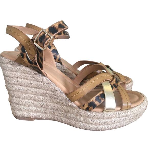 Dolce by Mojo & Moxy Damsal Size 7 4”  Rafia Wedge Heel Gold Tan Cheetah Sandals - Picture 1 of 4